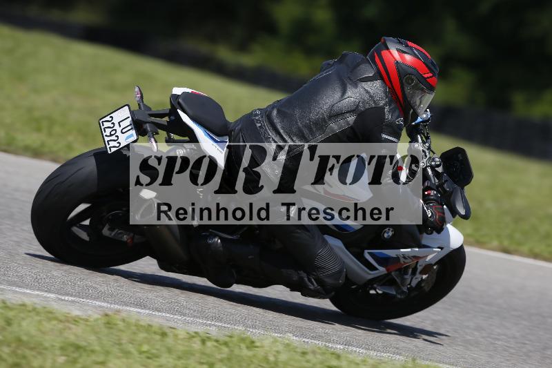 /Archiv-2024/29 12.06.2024 MOTO.CH Track Day ADR/Gruppe gelb/backside